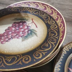 Vintage Decorations Plates 