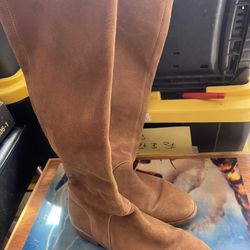 Women Uggs 