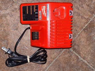 Milwaukee Charger NEW