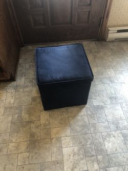 Blue hassock lid comes off