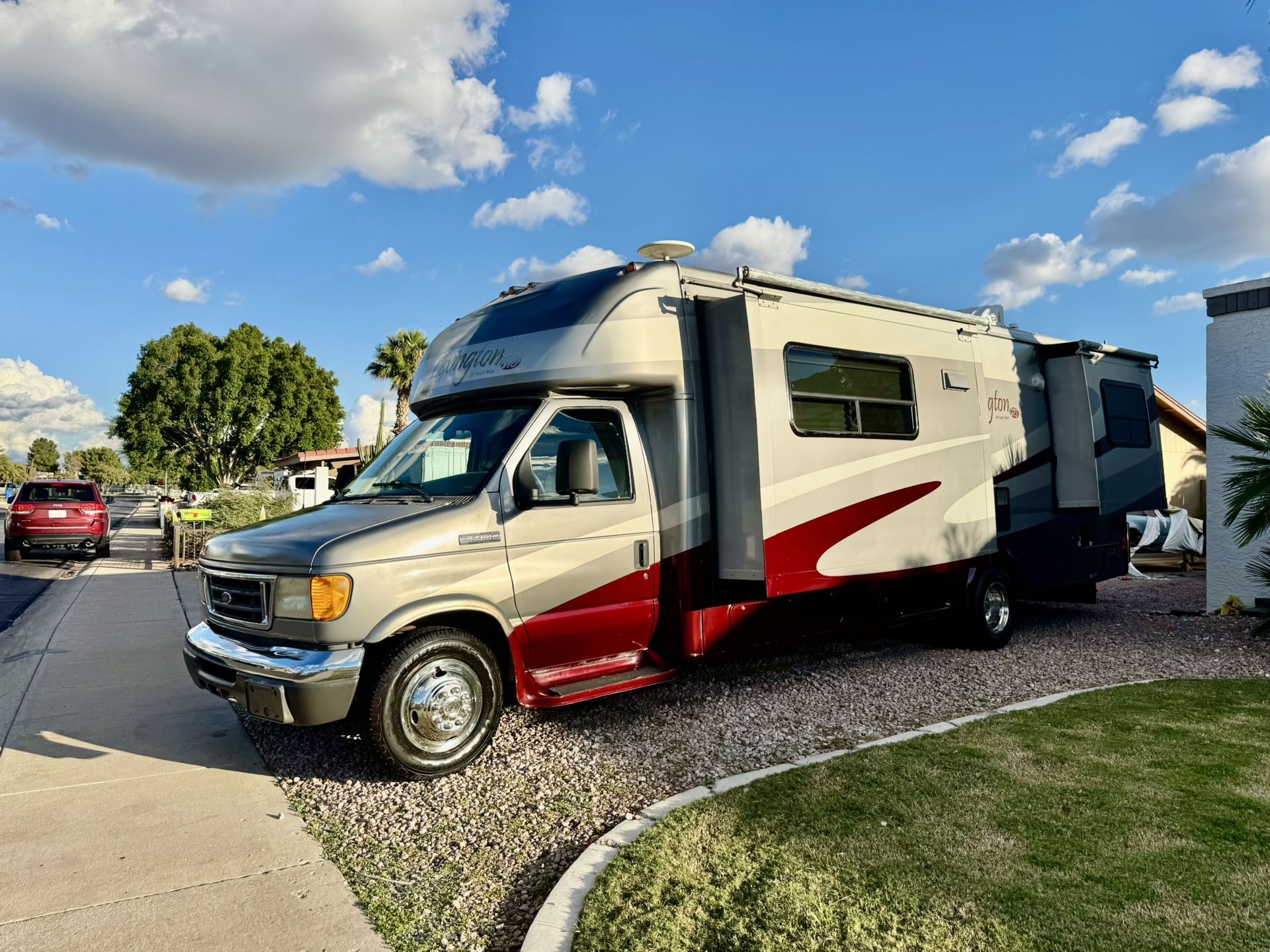 2006 Lexington GTS Class C Motorhome 3 Slides