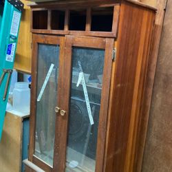 Gun Case.  No Glass In Top, Very Dusty. $30