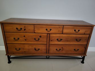 Dresser