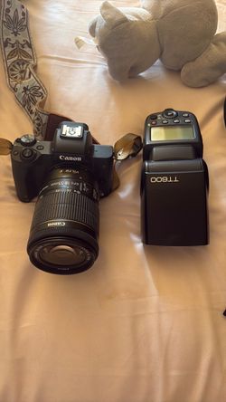 Canon eos M50