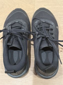 Nike Kids Black Athletic Shoes Sneakers 6Y