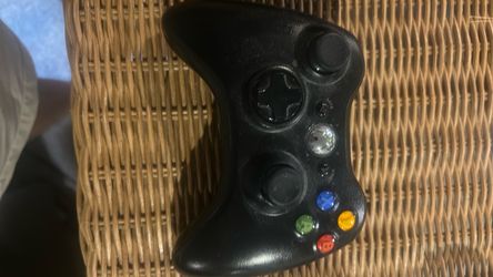 Xbox 360 Controller + Xbox One Controller – For Sale