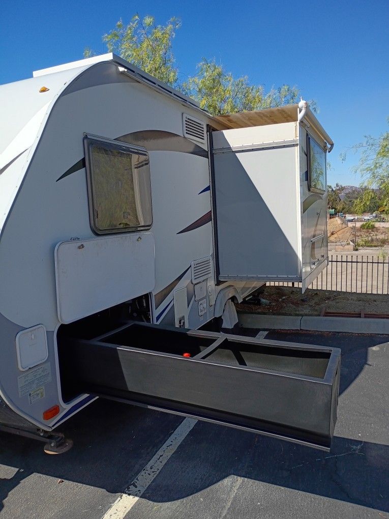 2018 Lance 2575 Travel Trailer
