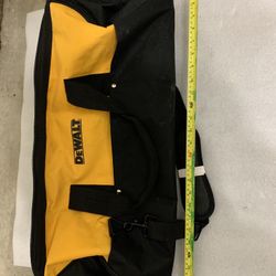 DEWALT TOOL BAG 24x13x12 Heavy-Duty  It like brand new  This super bag and heavy duty for professional 