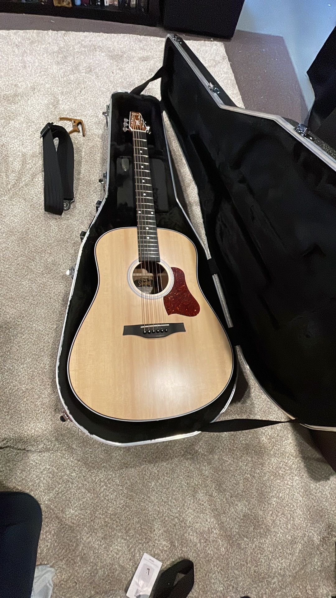 Seagull Maritime Acoustic-electric Guitar with Hard case