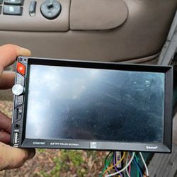 Dual 6.8 touchscreen bt head unit 40 obo upgraded to a 10inch can show it works 