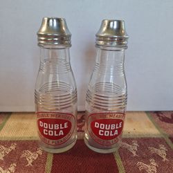 VINTAGE DOUBLE COLA SALT & PEPPER SHAKERS 
