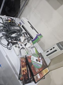 X-BOX 360 Console With Kinect And 3 Remote Controllers / DVDS 