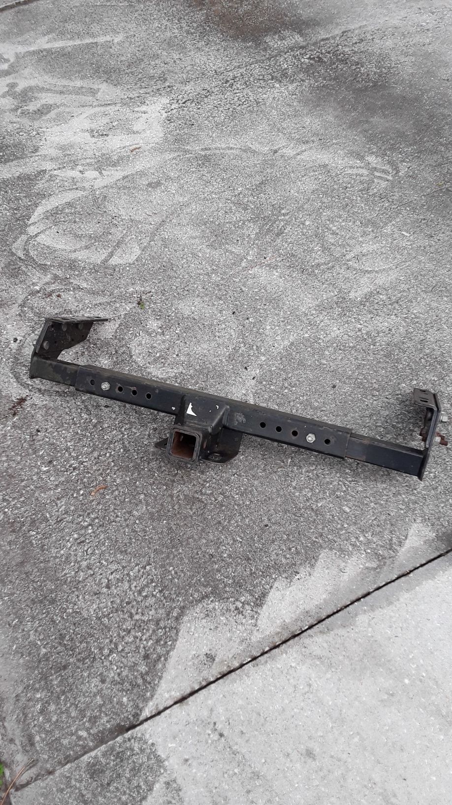 Adjustable receiver hitch
