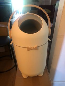 Diaper Pail Odor-Locking Roll-Top Design