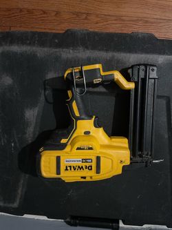 DEWALT 20V MAX XR 18GA Brad Nailer – Cordless (Tool Only)