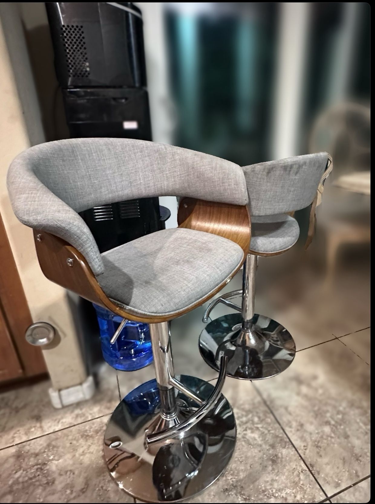 Set Of 4 Bar Stools Lumisource Vintage 32 in. Mod Adjustable Bar Stool in Walnut and Light Grey