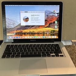 MacBook Pro : (13-inch, Late 2011) 2.4Ghz Intel Core i5, 4GB 1333 MHz DDR3, Intel HD Graphics 3000 384 MB