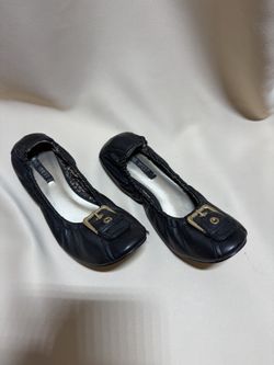 Nine West Woman’s Leather Black Flats With Gold Buckle Sz 8