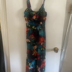 1087. Preowned Misses Ladies Miss Tina Sleeveless Sundress Size S/C. $5.00