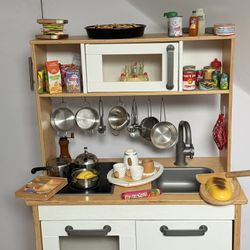 Toy Kitchen 