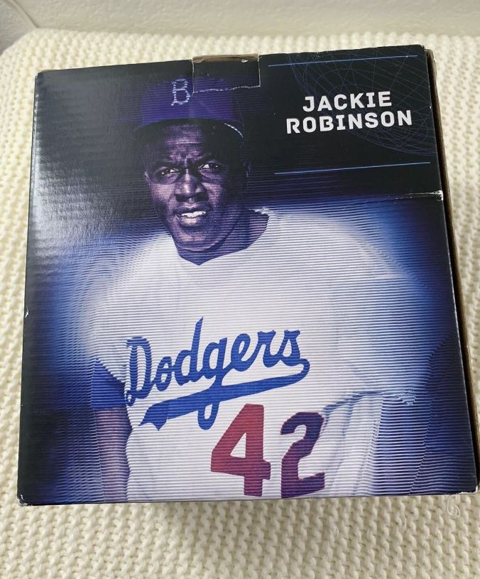 JACKIE ROBINSON Los Angeles DODGERS Baseball SGA Replica Statue 2017 New MLB