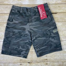 Unionbay Cargo Shorts Mens Size 30 Green Camo Flex Waist Comfort Stretch Outdoor