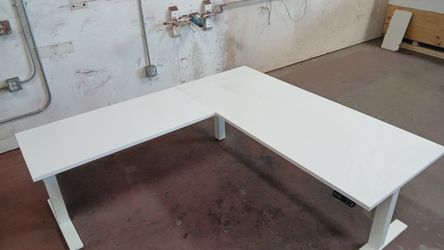 L shape Electric Sit And Stand Ergonomic Desk $380