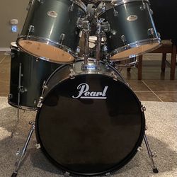 4 pc Pearl Drum Kit