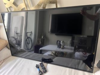 TV LG 55” Model 55UM695ODUB Con Base Articulada Incluida Control Original Y Cable