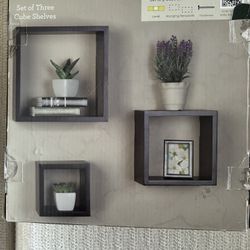 Set Of 3 Wood Shelves