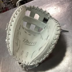 New Rawlings Liberty Advanced Softball Catchers Glove  34” Right Handed 