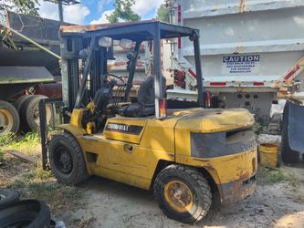 Caterpillar Forklift