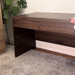 Wooden Rounded Edge Desk