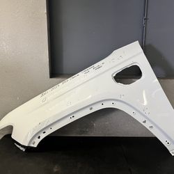 2021-2022-2023-2024 JEEP GRAND CHEROKEE HYBRID PLUG-IN LEFT FENDER OEM USED