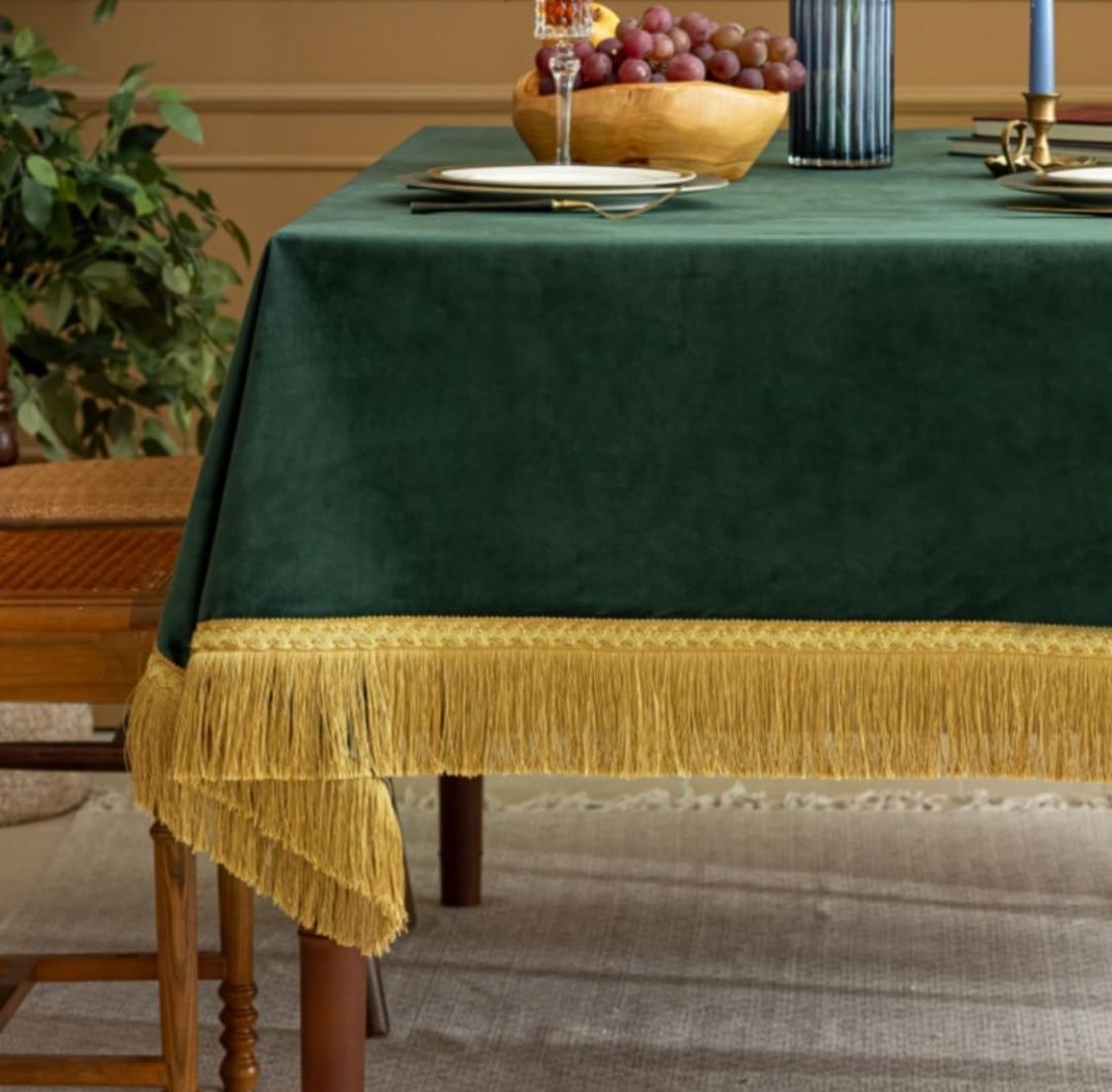 F-CHU Luxury Green Tablecloth Thickset Velvet Tablecloth with Beautiful Gold Tassels Table Cloth for Home Decor Wedding, Party, Banquet and Events 60x