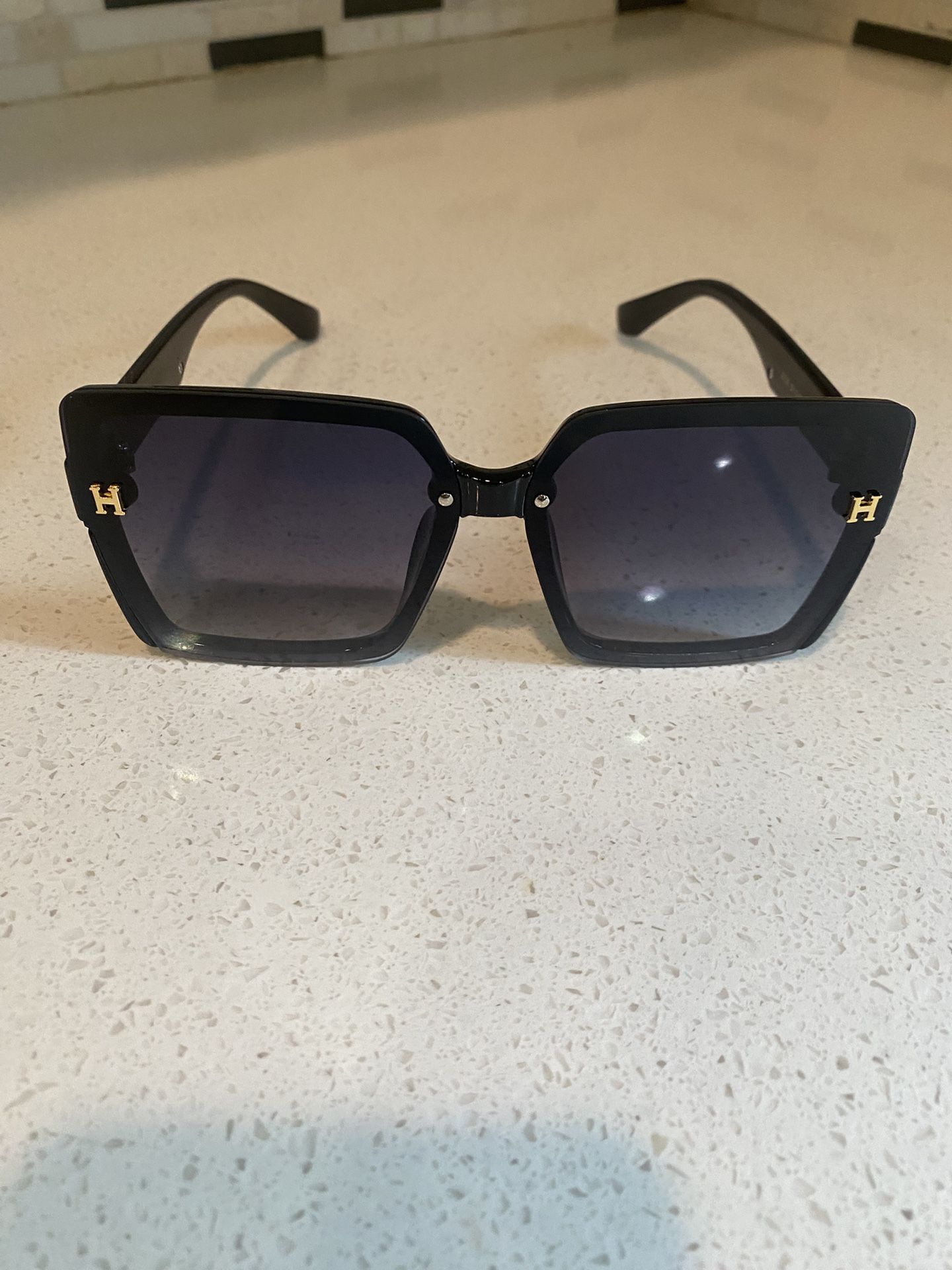 Hermes Sunglasses 🕶️