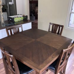 Dining Room Table And Four Chairs 