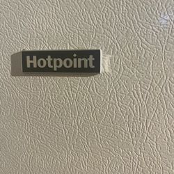 Hot point refrigerator works fine will be cleaned when is ready to be sold for 150.00 