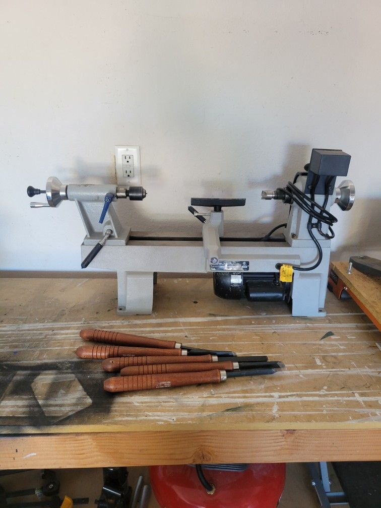 Delta Type 2 Midi Lathe With Tools