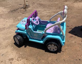 Power Wheels Frozen Jeep