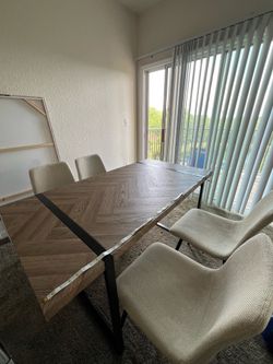 Dining room table  & 4 chairs