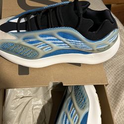 YEEZY 700 V3 ARZARETH