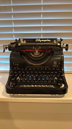 WW2 German Olympia model 8 typewriter