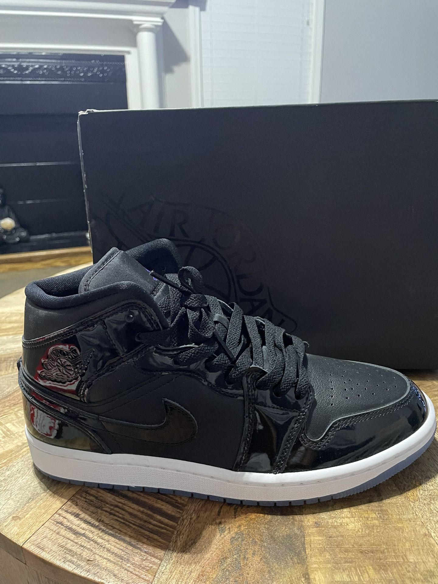 Jordan 1 Mid