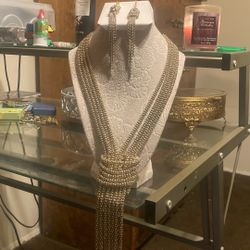 Earrings + Necklace Set. 