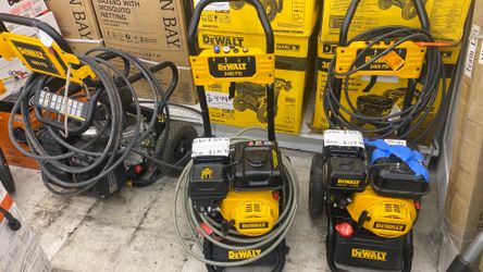 3400 PSI 2.5 GPM Gas Pressure Washer with Maintenance-Free Pump, Heavy-Duty Commercial Cold Water Power Washer