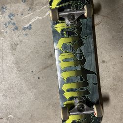 “Creature” Skateboard 