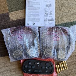 Cadillac OEM Wireless Headphones & Remote Control For 2019 Cadillac Backseat Ent