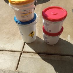 4 Empty Pool Chlorine Buckets With Lids And Handles 