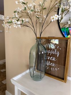 Decorative glass vase